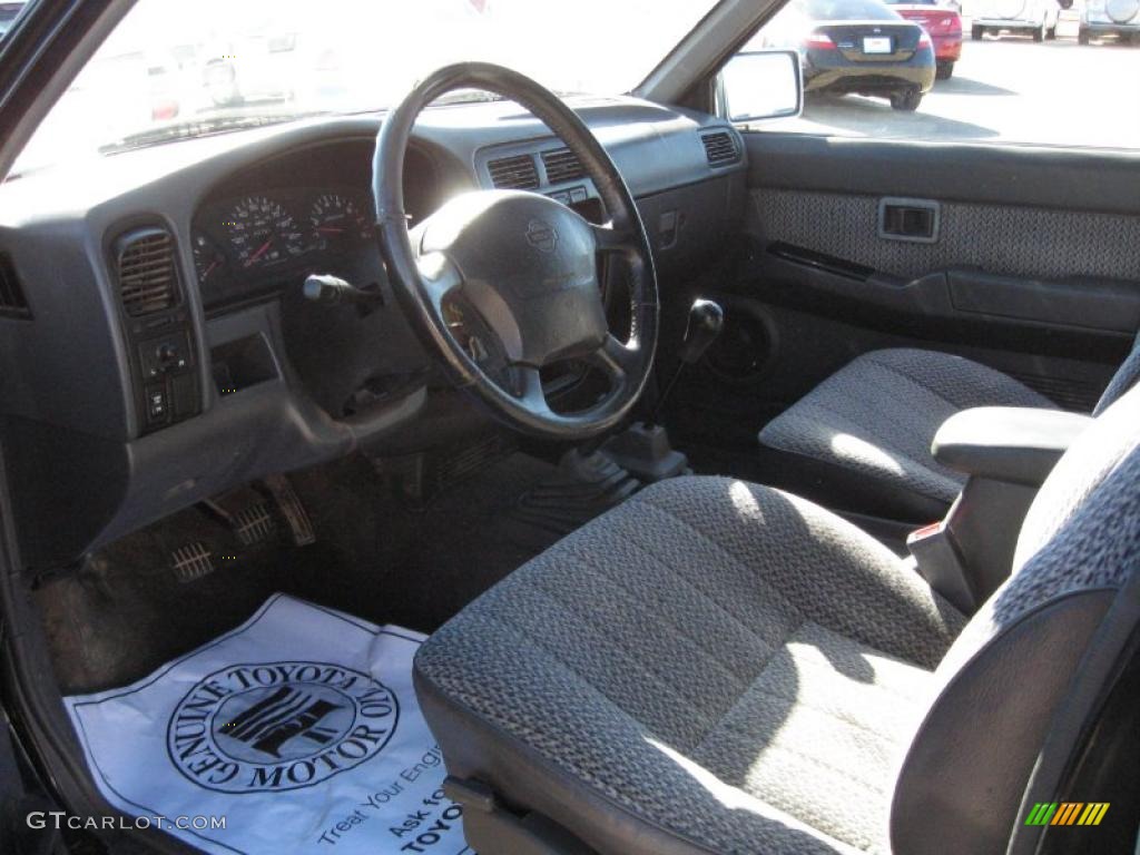 Dark Gray Interior 1997 Nissan Hardbody Truck SE Extended Cab 4x4 Photo #41430115