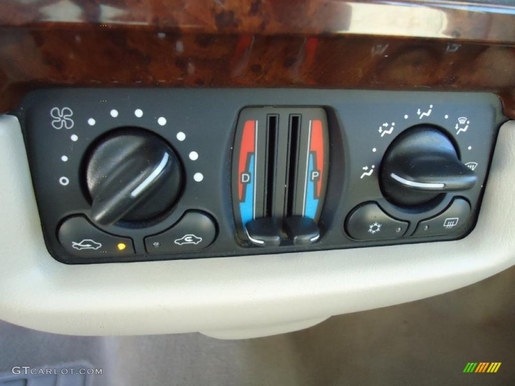 2004 Impala  - Sandstone Metallic / Neutral Beige photo #33