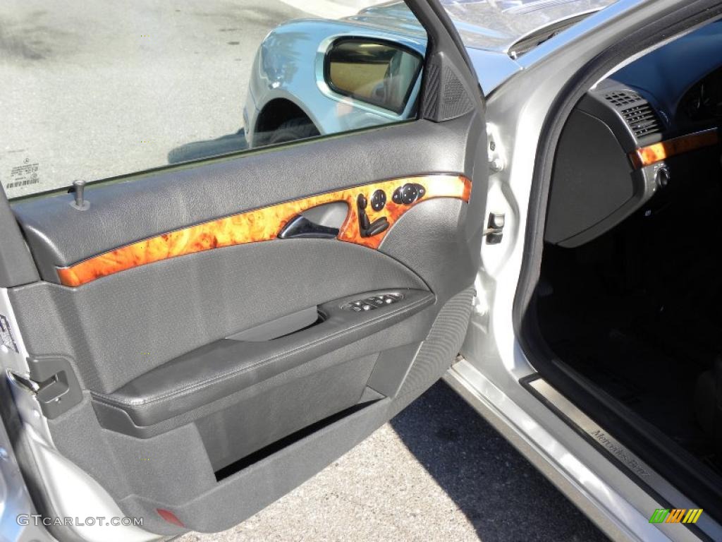 2005 Mercedes-Benz E 320 Wagon Charcoal Door Panel Photo #41436235