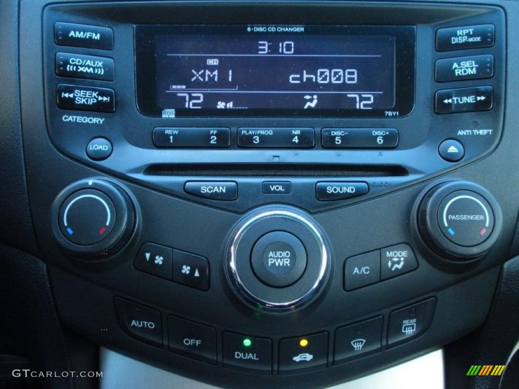 2005 Honda Accord EX-L Coupe Controls Photo #41438723