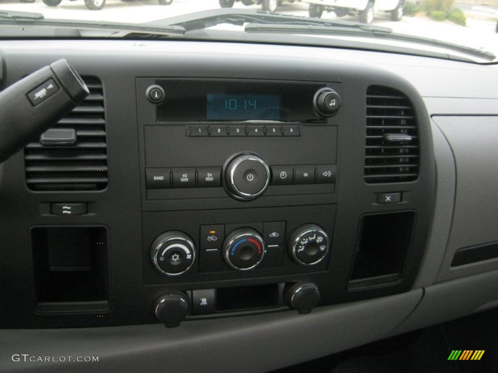 2011 GMC Sierra 1500 Regular Cab Controls Photo #41440123