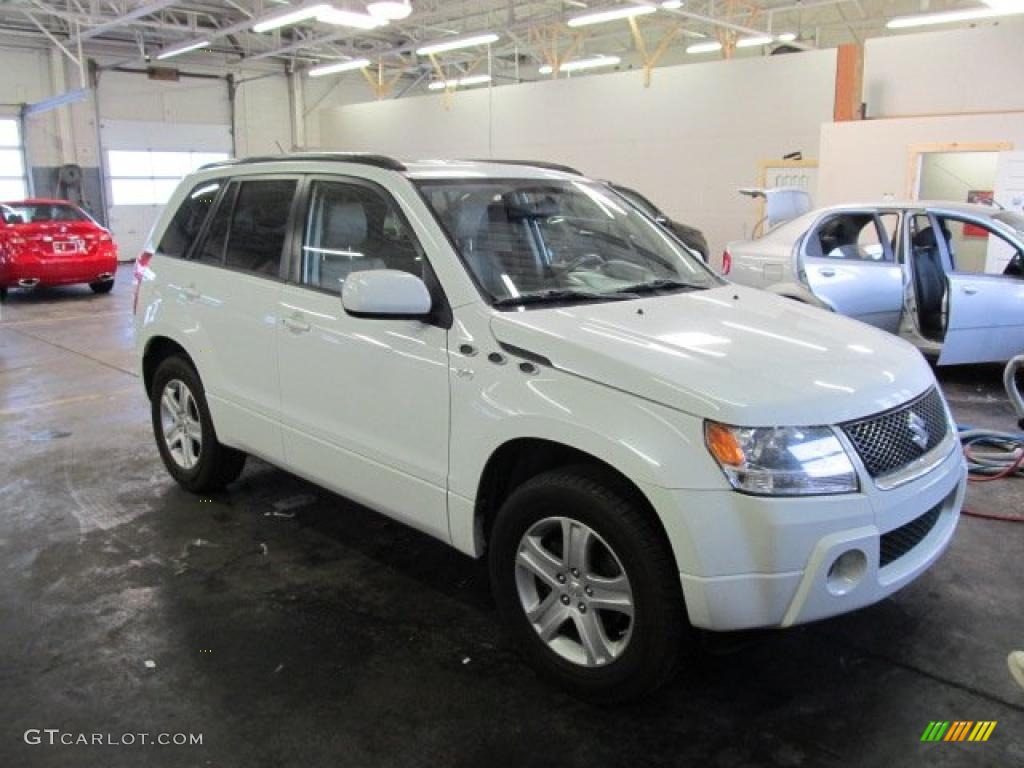 2007 Grand Vitara Luxury 4x4 - White Pearl / Beige photo #1