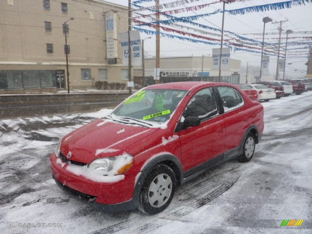 2000 ECHO Sedan - Absolutely Red / Shadow Gray photo #1