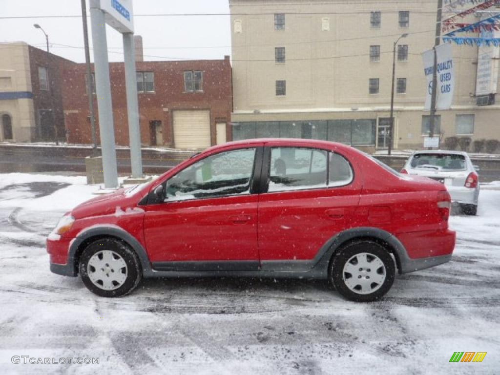 2000 ECHO Sedan - Absolutely Red / Shadow Gray photo #2