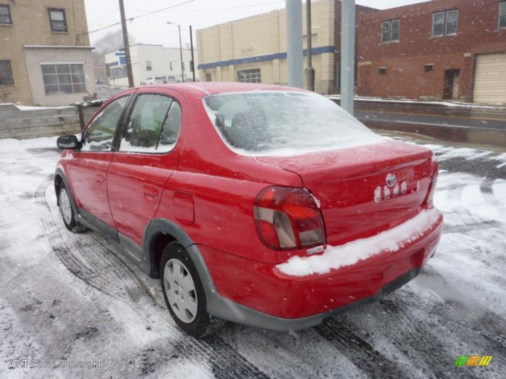 2000 ECHO Sedan - Absolutely Red / Shadow Gray photo #3