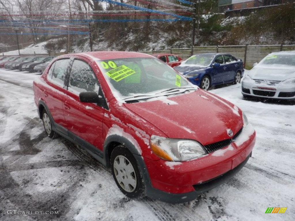 2000 ECHO Sedan - Absolutely Red / Shadow Gray photo #10