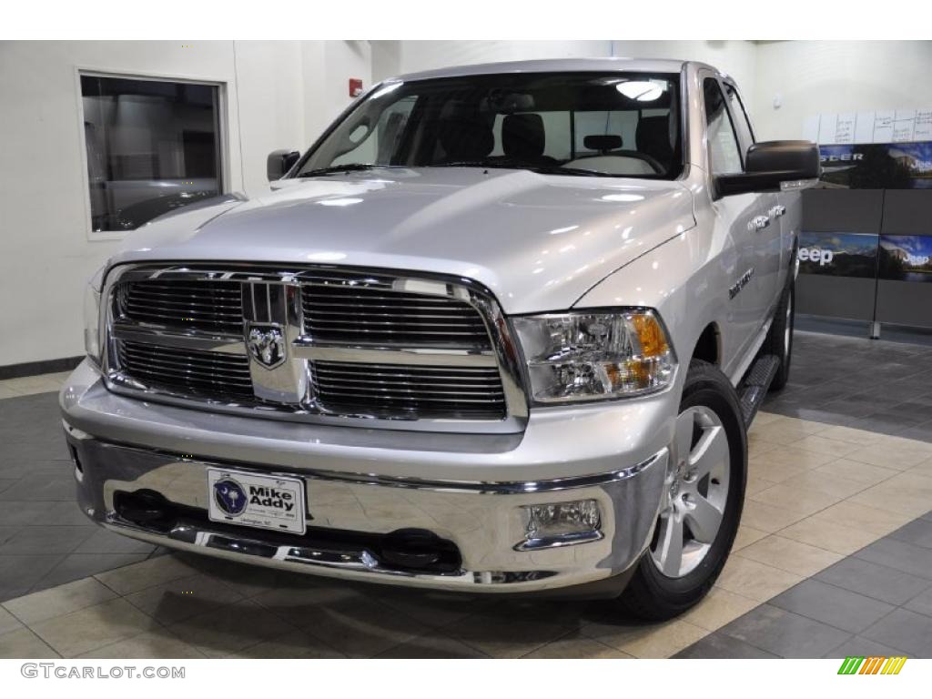 2011 Ram 1500 Big Horn Quad Cab - Bright Silver Metallic / Dark Slate Gray/Medium Graystone photo #2