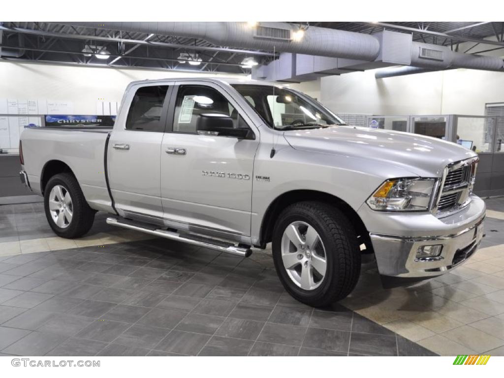 2011 Ram 1500 Big Horn Quad Cab - Bright Silver Metallic / Dark Slate Gray/Medium Graystone photo #4