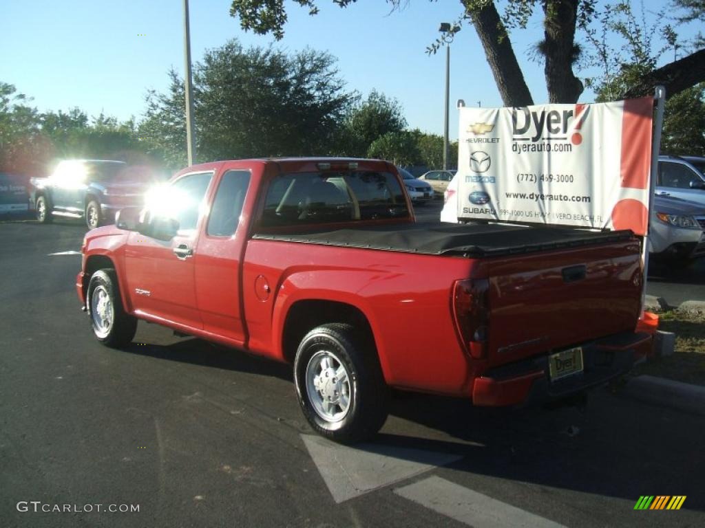 2005 Colorado LS Extended Cab - Victory Red / Medium Dark Pewter photo #4