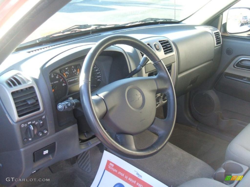 2005 Colorado LS Extended Cab - Victory Red / Medium Dark Pewter photo #8