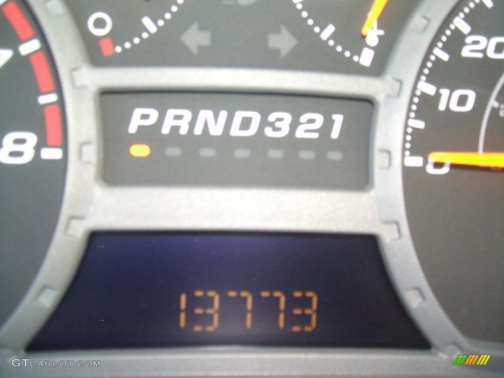 2005 Colorado LS Extended Cab - Victory Red / Medium Dark Pewter photo #10