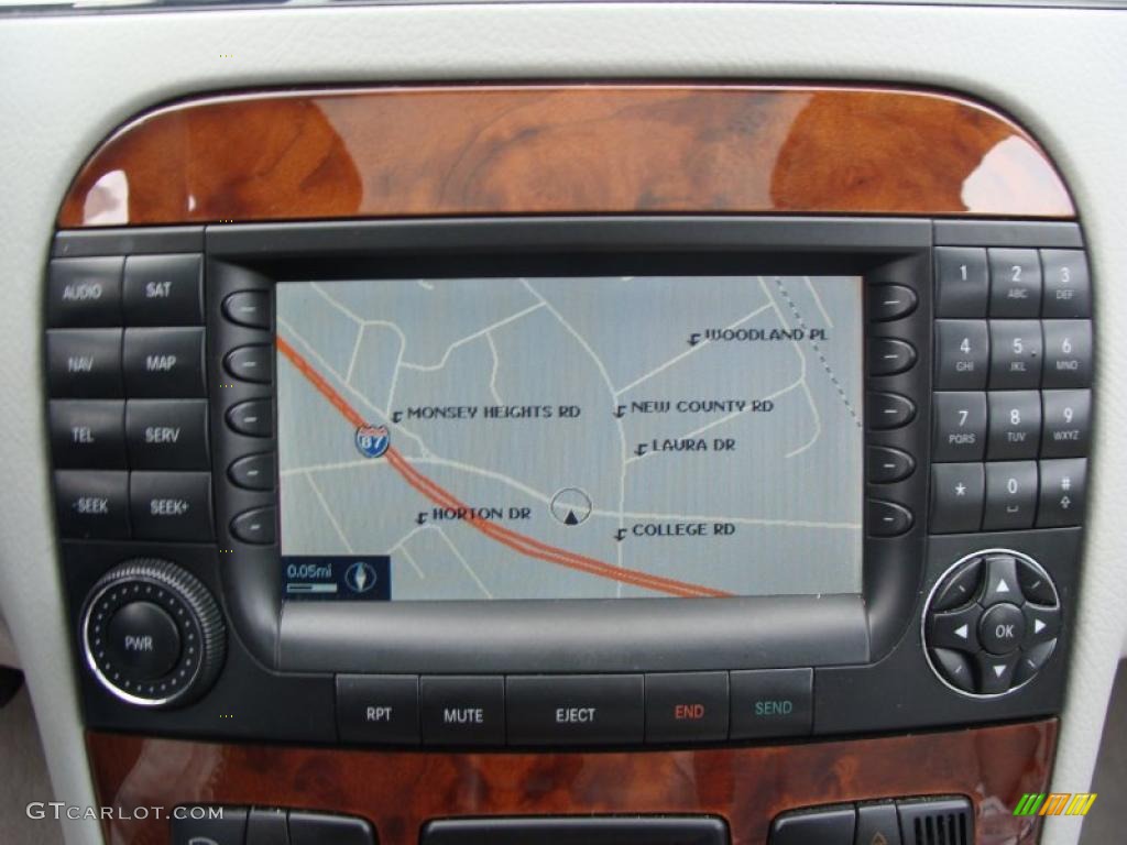 2005 Mercedes-Benz S 500 4Matic Sedan Navigation Photos