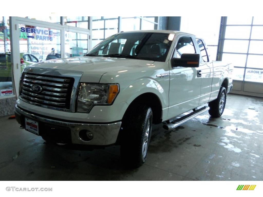 2011 F150 XLT SuperCab 4x4 - Oxford White / Steel Gray photo #1