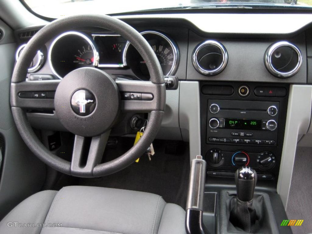 2008 Ford Mustang GT Deluxe Coupe Light Graphite Dashboard Photo #41452263
