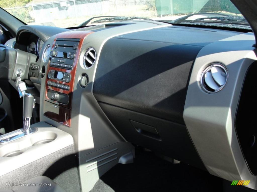 2007 F150 Lariat SuperCrew - Black / Black photo #28