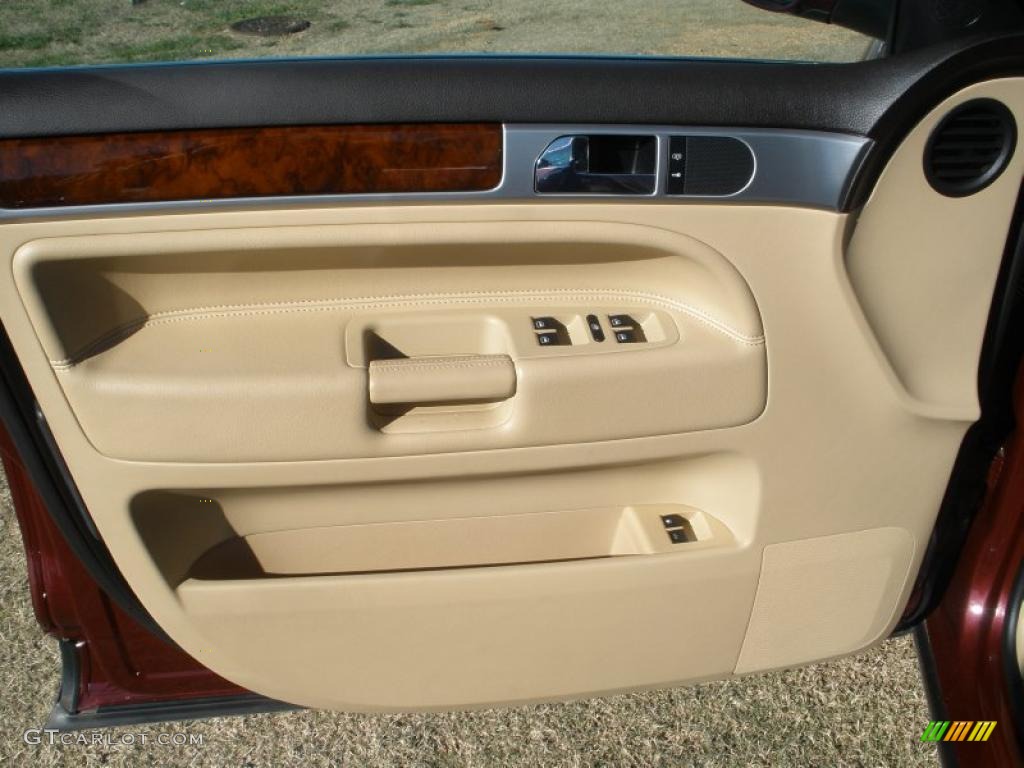 2008 Volkswagen Touareg 2 V8 Pure Beige Door Panel Photo #41455839