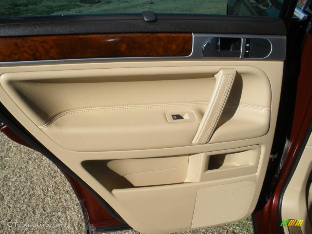 2008 Volkswagen Touareg 2 V8 Pure Beige Door Panel Photo #41455863