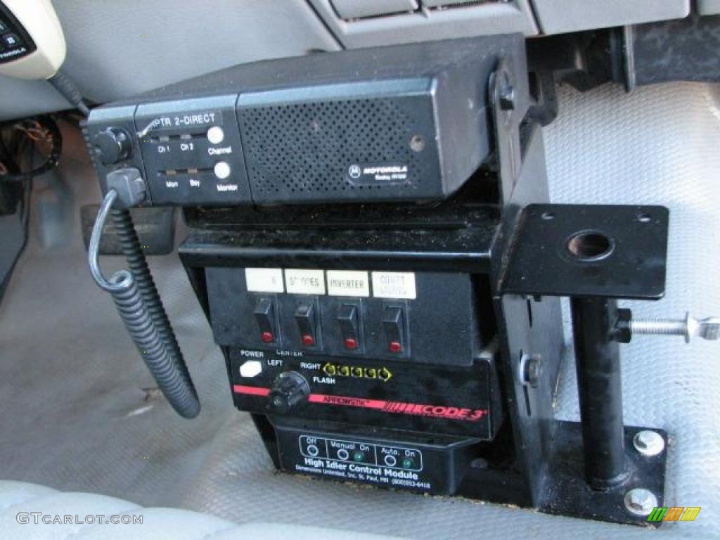 2001 Chevrolet Silverado 3500 Regular Cab Chassis Utility Bucket Controls Photo #41456555