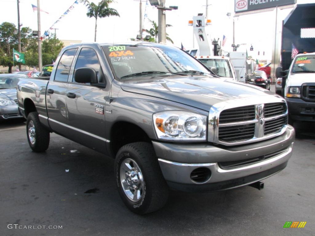 2007 Ram 2500 ST Quad Cab 4x4 - Mineral Gray Metallic / Medium Slate Gray photo #1