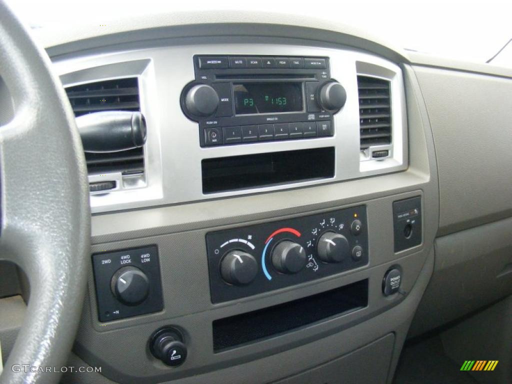 2007 Dodge Ram 1500 SLT Regular Cab 4x4 Controls Photo #41457947