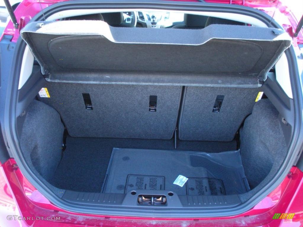 2011 Fiesta SE Hatchback - Bright Magenta Metallic / Charcoal Black/Blue Cloth photo #10