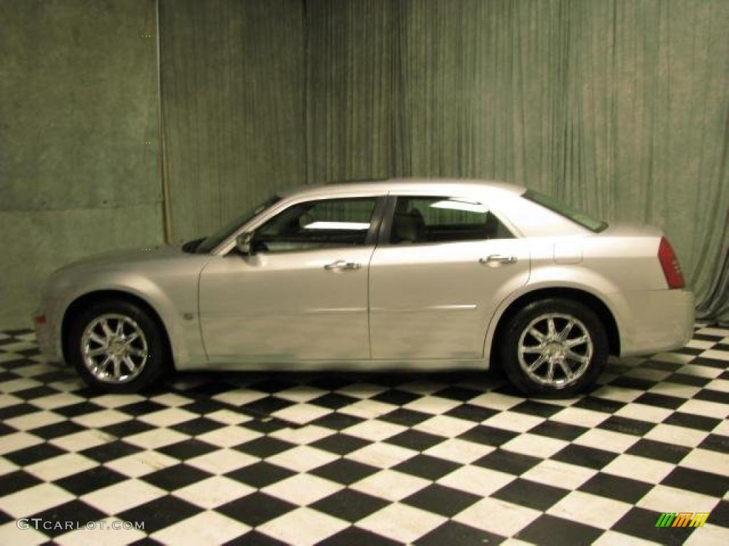 Bright Silver Metallic Chrysler 300