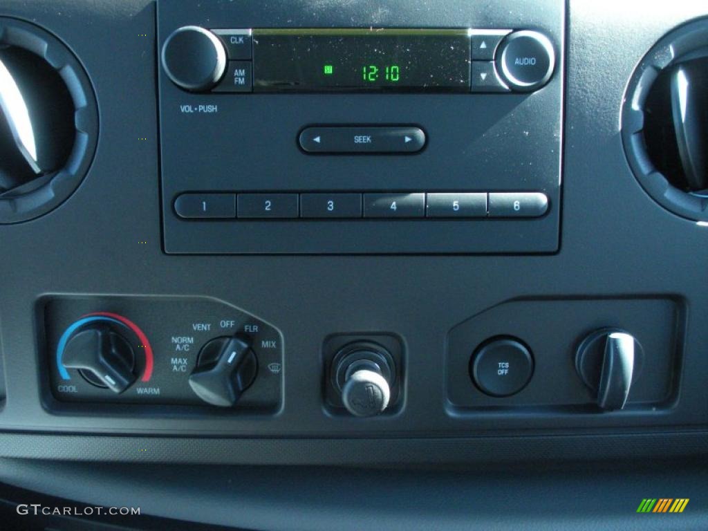2011 Ford E Series Van E250 XL Cargo Controls Photo #41462018