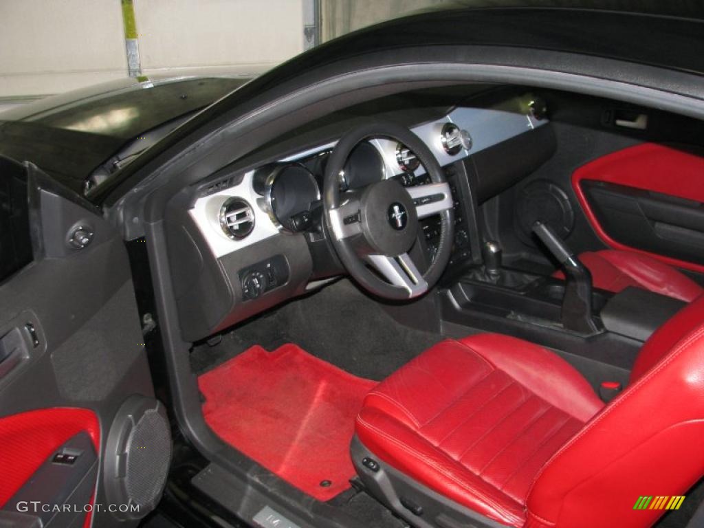 Red/Dark Charcoal Interior 2006 Ford Mustang GT Premium Coupe Photo #41462142