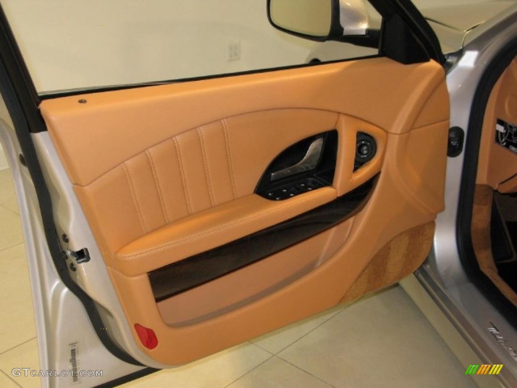 2010 Maserati Quattroporte Executive GT S Door Panel Photos