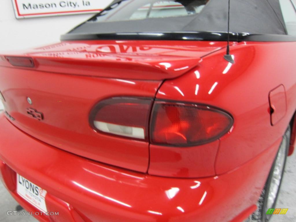 1999 Cavalier Z24 Convertible - Bright Red / Graphite photo #2