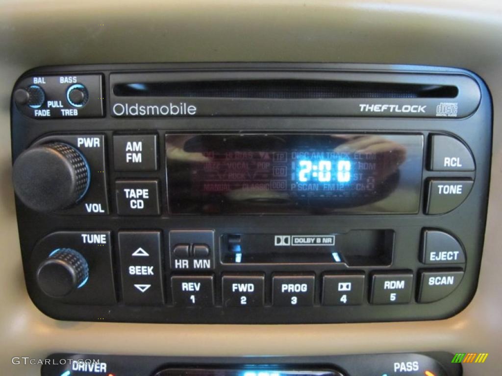 2001 Oldsmobile Intrigue GL Controls Photo #41465354