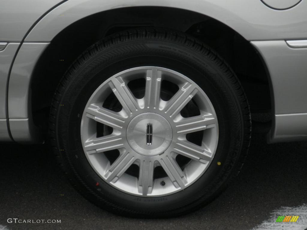 2008 Lincoln Town Car Signature Limited Wheel Photo #41466074