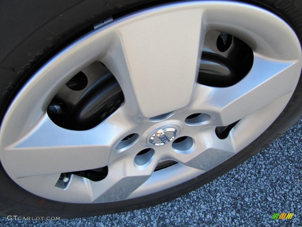 2011 Rogue S - Silver Ice Metallic / Black photo #8