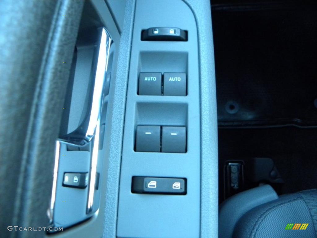 2011 Ford F150 XLT SuperCrew 4x4 Controls Photo #41467395