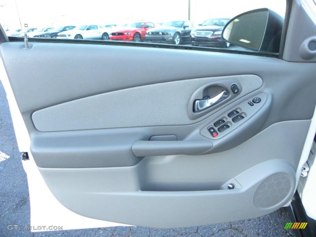 2005 Malibu LS V6 Sedan - White / Gray photo #17