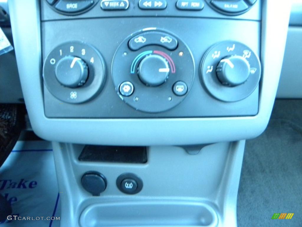 2005 Malibu LS V6 Sedan - White / Gray photo #24