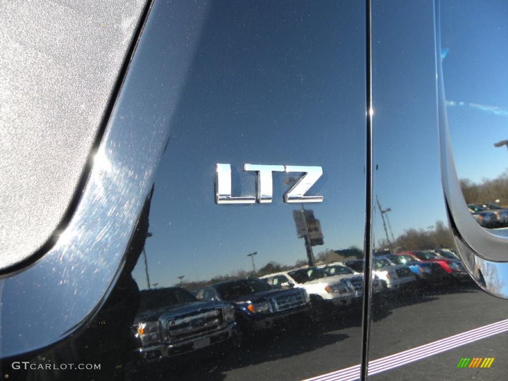 2007 Chevrolet Avalanche LTZ 4WD Marks and Logos Photo #41469335