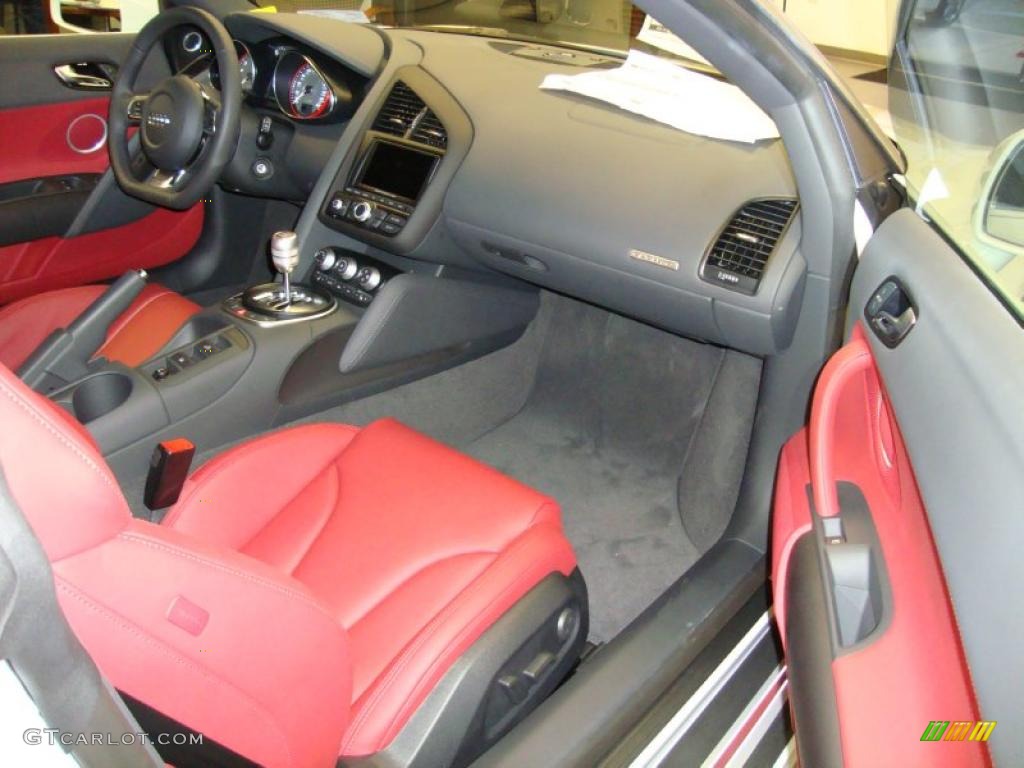 2011 Audi R8 Spyder 5.2 FSI quattro Red Nappa Leather Dashboard Photo #41470747