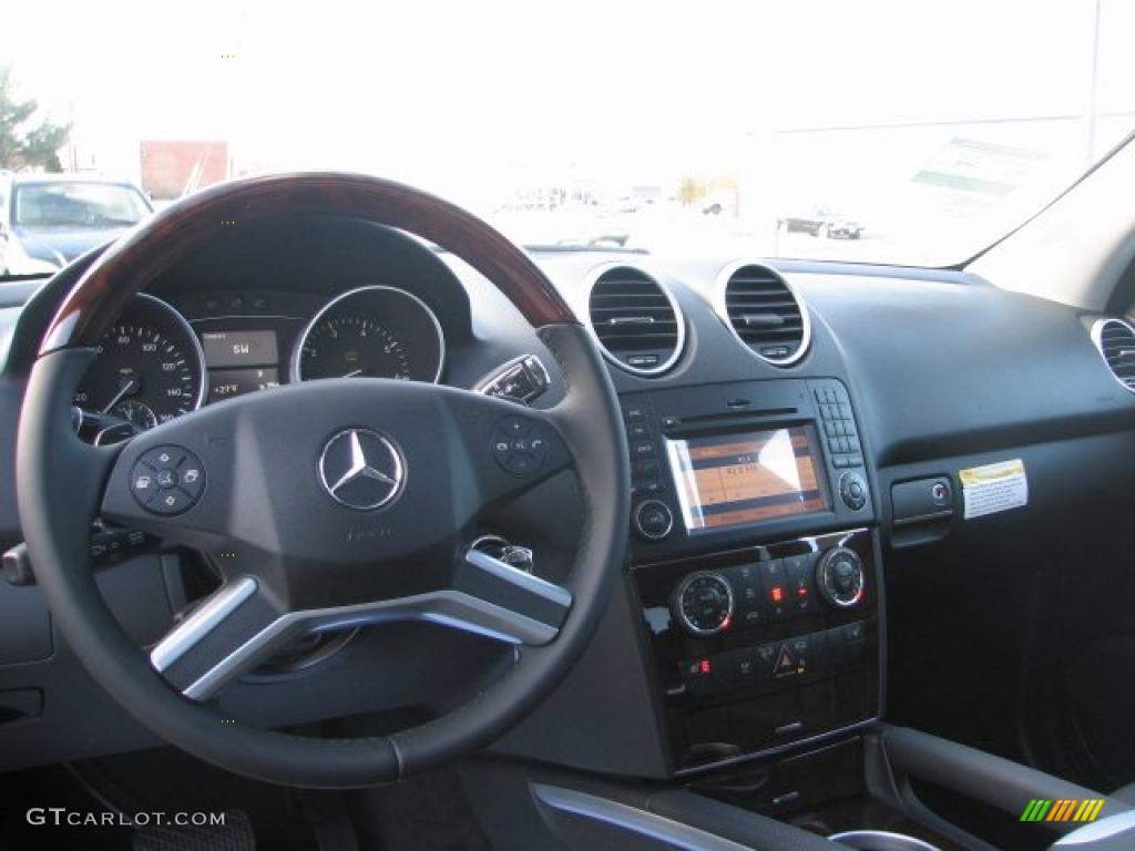 Black Interior 2011 Mercedes-Benz ML 350 4Matic Photo #41471207