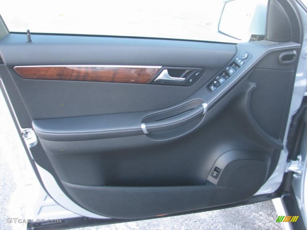 2011 Mercedes-Benz R 350 4Matic Black Door Panel Photo #41471451