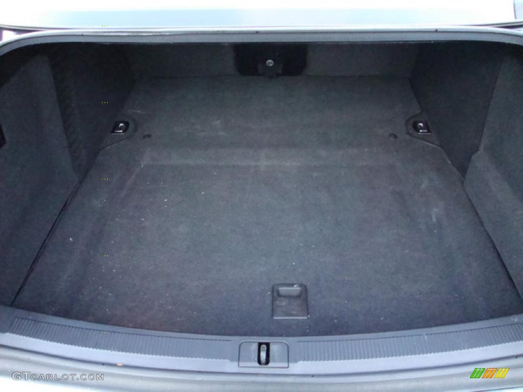 2002 Audi S8 4.2 quattro Trunk Photos