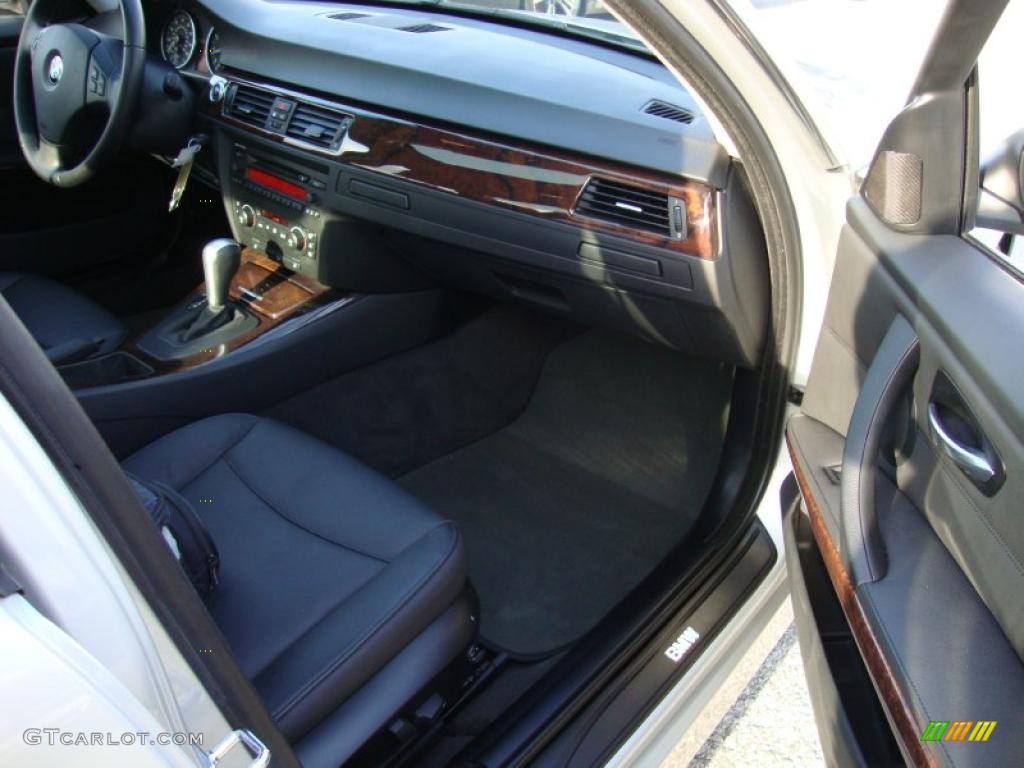 2006 3 Series 330xi Sedan - Titanium Silver Metallic / Black photo #19