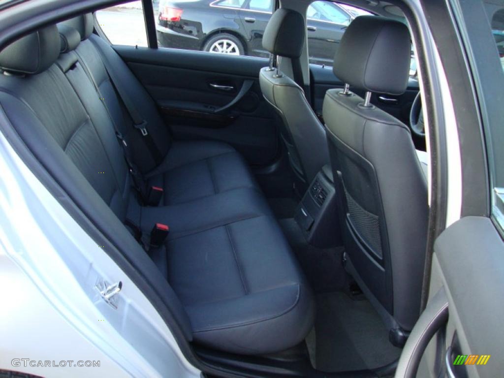 2006 3 Series 330xi Sedan - Titanium Silver Metallic / Black photo #25