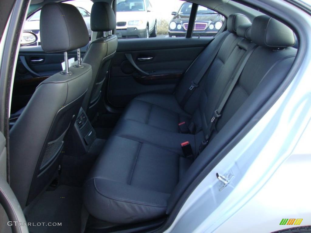 2006 3 Series 330xi Sedan - Titanium Silver Metallic / Black photo #27