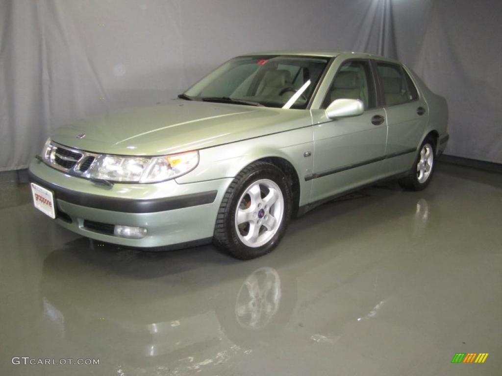 Sun Green Metallic Saab 9-5