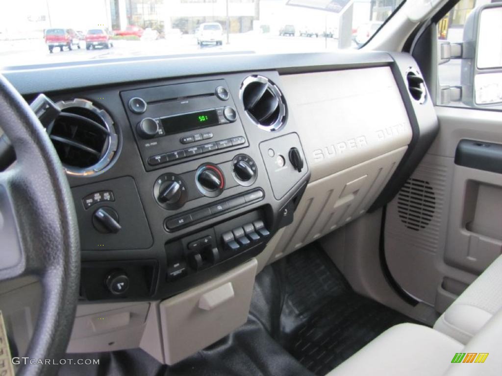 2008 Ford F350 Super Duty XLT SuperCab 4x4 Controls Photo #41476319