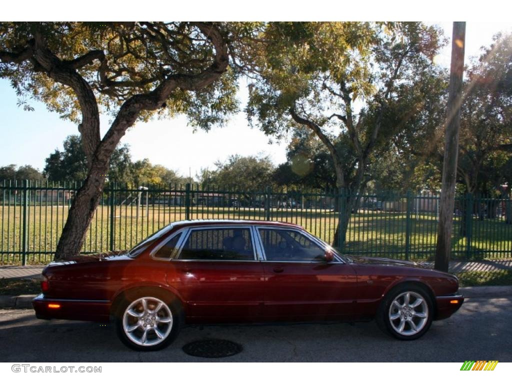 2001 XJ XJR - Carnival Red Metallic / Oatmeal photo #13