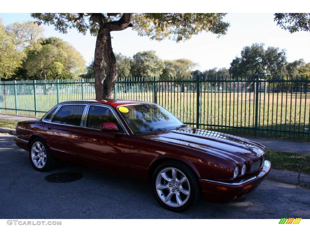 2001 XJ XJR - Carnival Red Metallic / Oatmeal photo #16