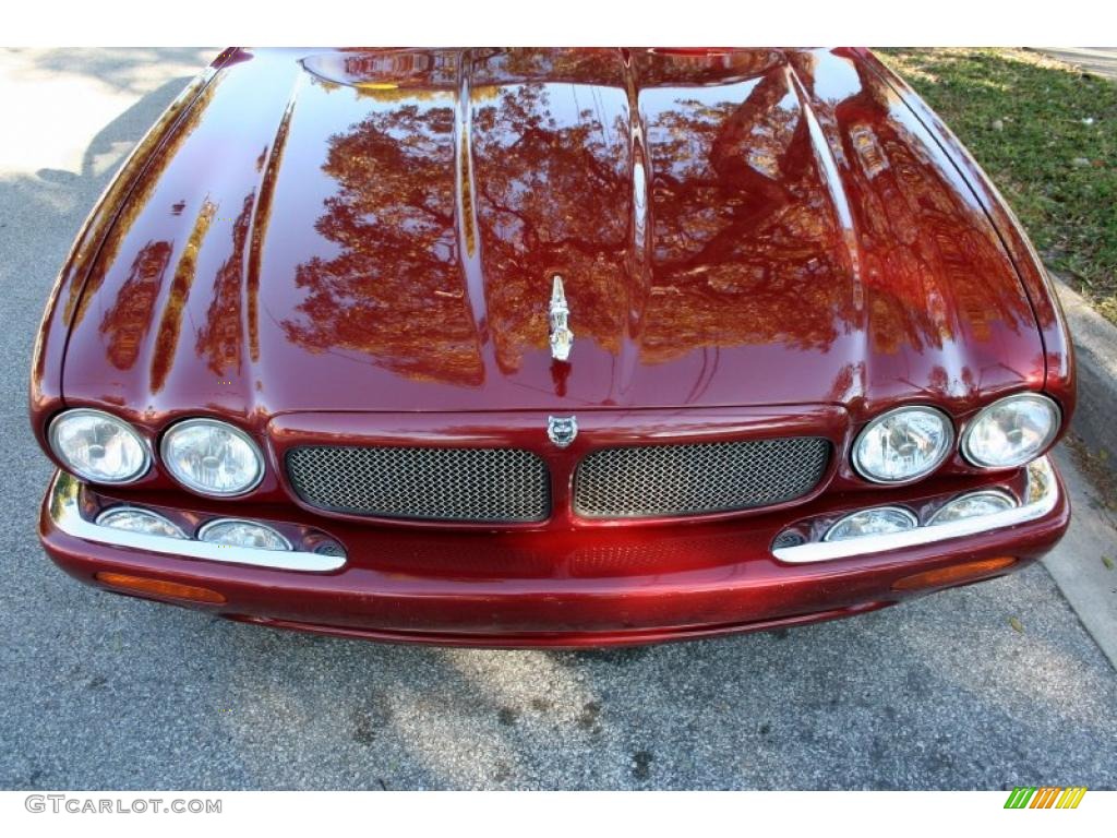 2001 XJ XJR - Carnival Red Metallic / Oatmeal photo #21