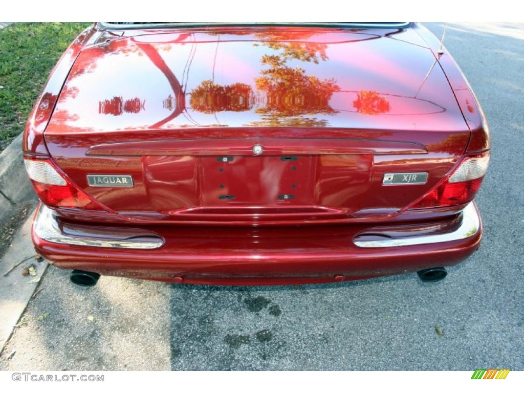 2001 XJ XJR - Carnival Red Metallic / Oatmeal photo #22